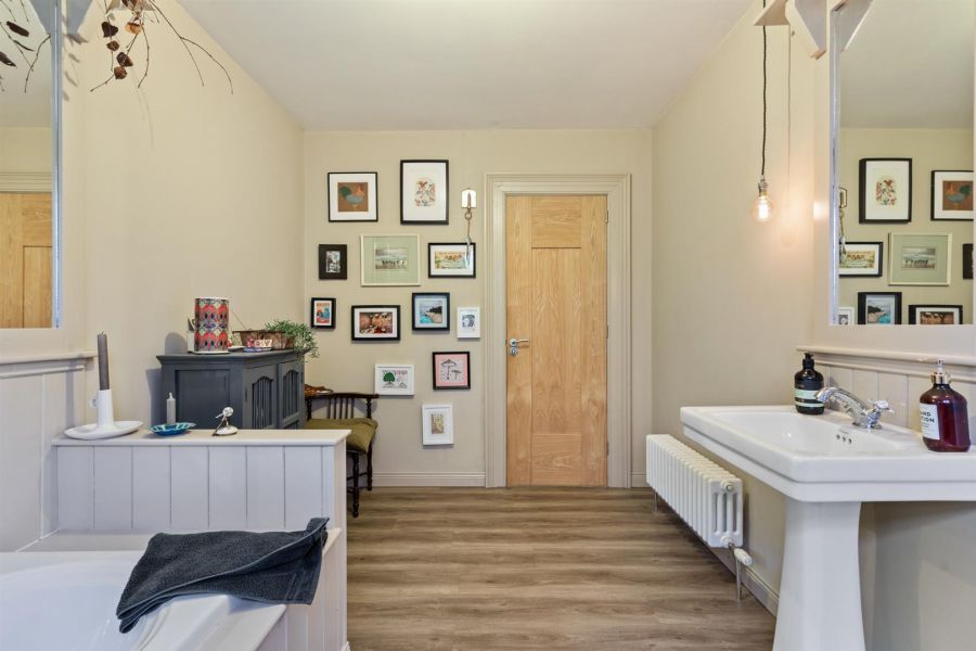 37 Grey Castle Manor, Castlereagh Hills