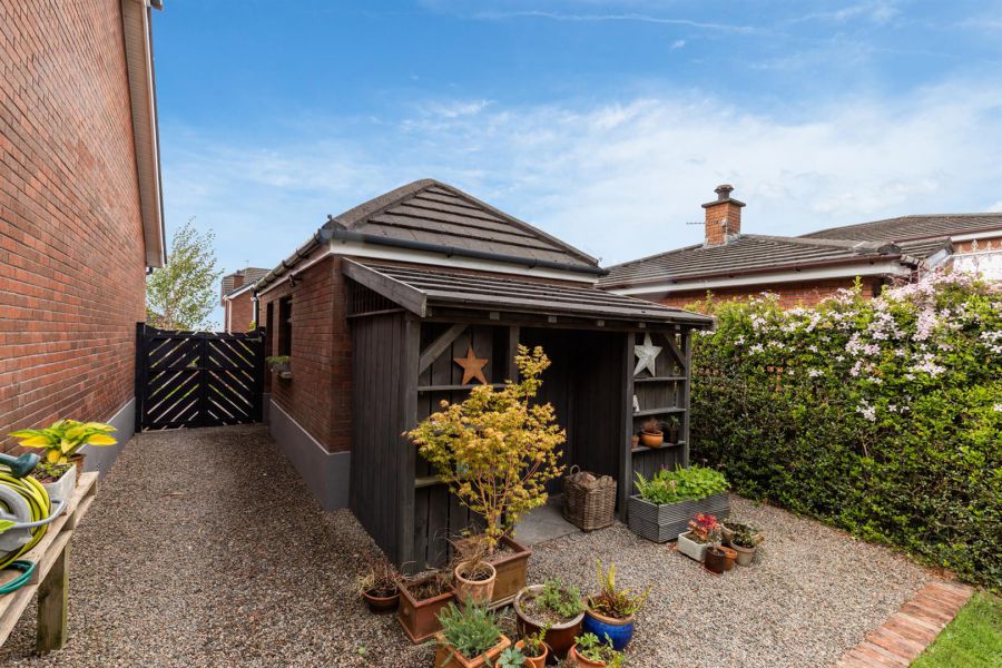 37 Grey Castle Manor, Castlereagh Hills