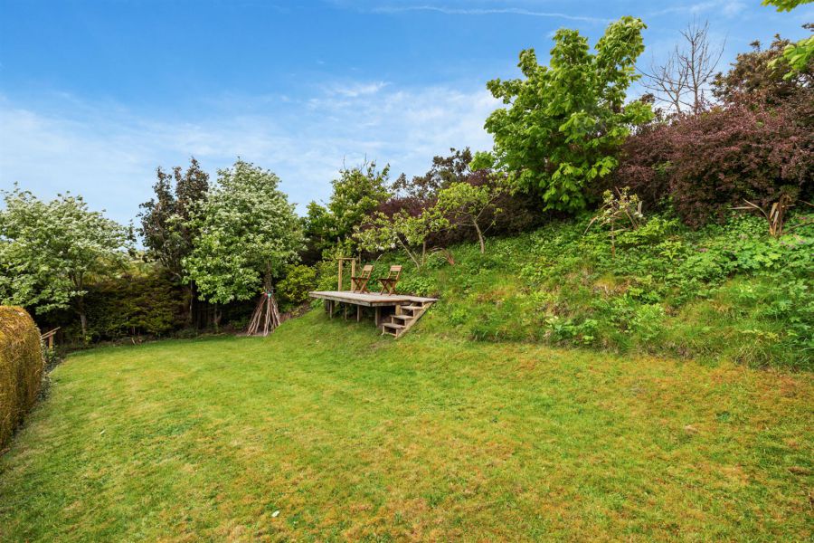 37 Grey Castle Manor, Castlereagh Hills