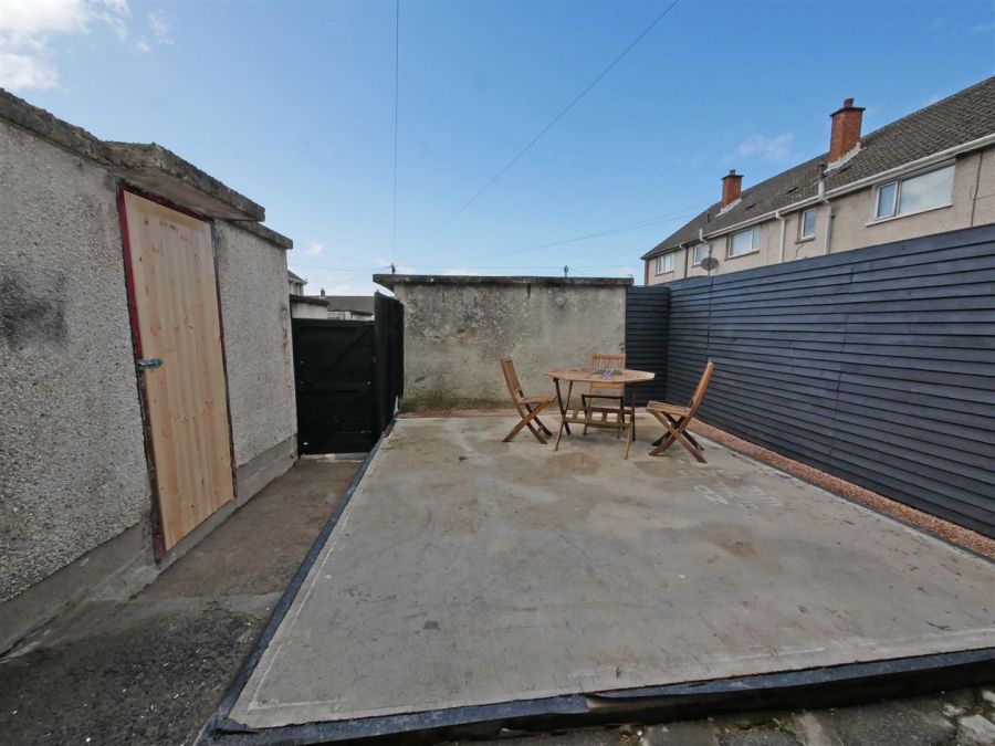 4 Drumart Walk, Belvoir Park