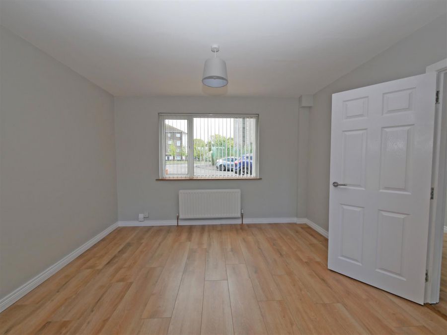 4 Drumart Walk, Belvoir Park