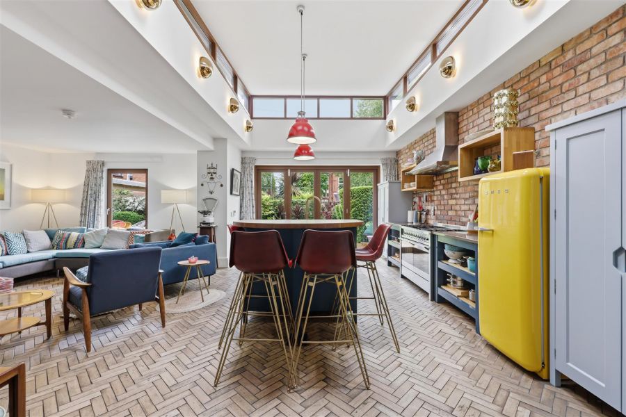 12 Knockbreda Road