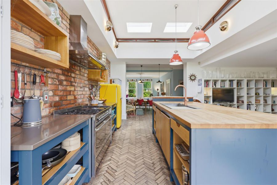 12 Knockbreda Road