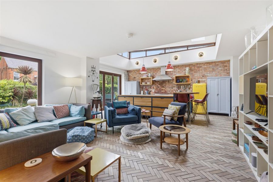 12 Knockbreda Road