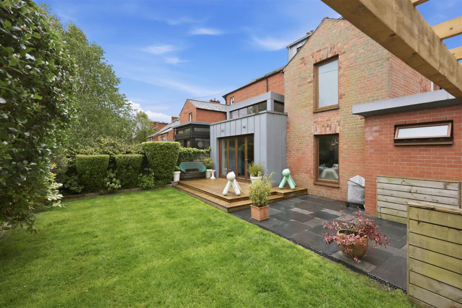 12 Knockbreda Road