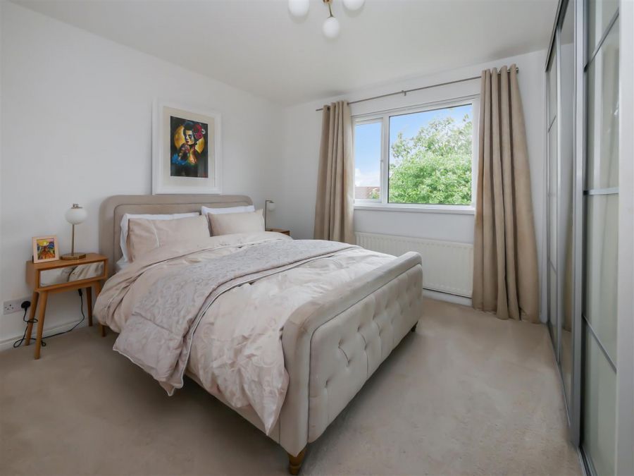 20 Upper Malvern Park, Cairnshill Road