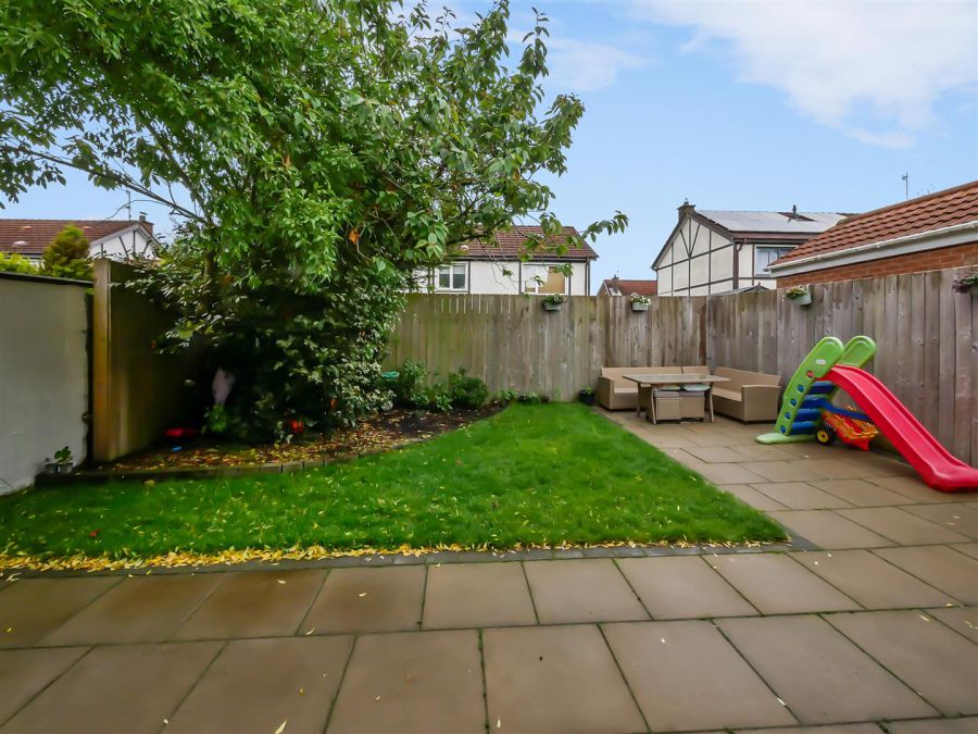20 Upper Malvern Park, Cairnshill Road