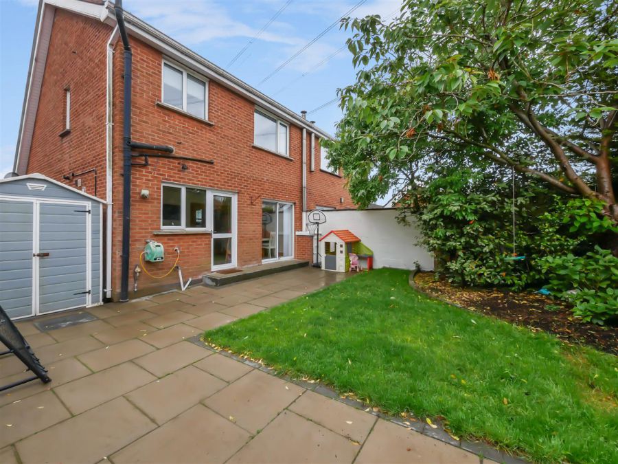 20 Upper Malvern Park, Cairnshill Road