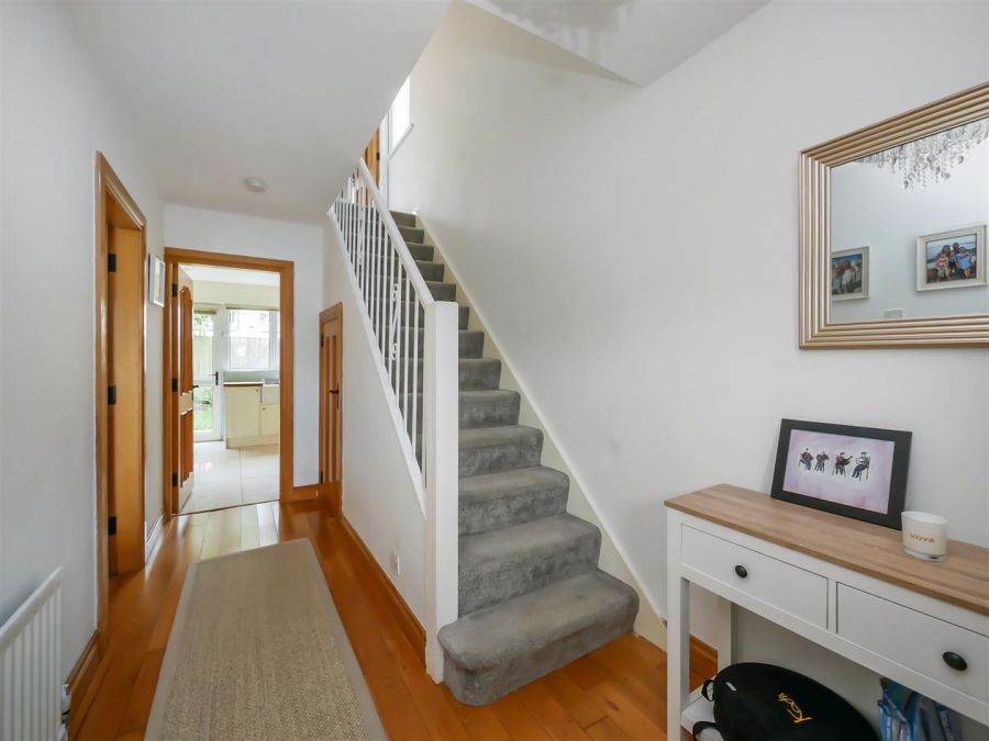 20 Upper Malvern Park, Cairnshill Road