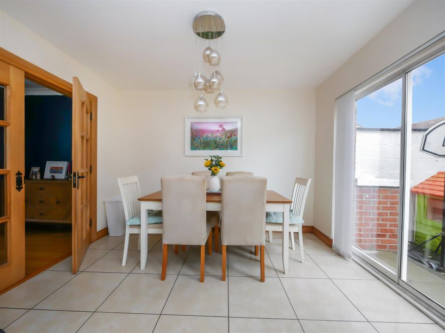 20 Upper Malvern Park, Cairnshill Road