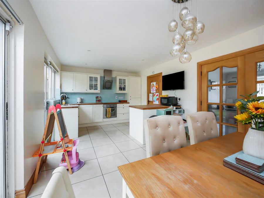 20 Upper Malvern Park, Cairnshill Road