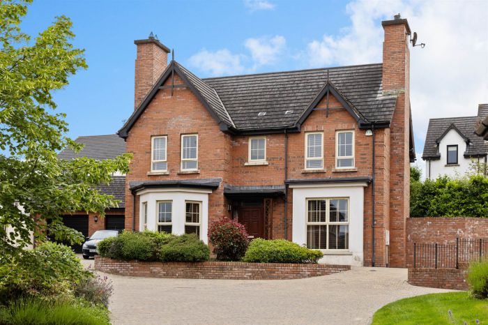 5 Bracken Hill View, Four Winds, Belfast, BT8 6ZN