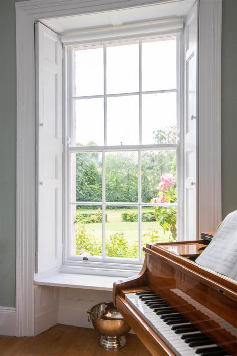 Ballyaughlis Lodge, 238 Ballylesson Road