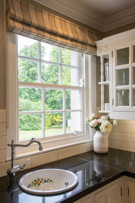 Ballyaughlis Lodge, 238 Ballylesson Road