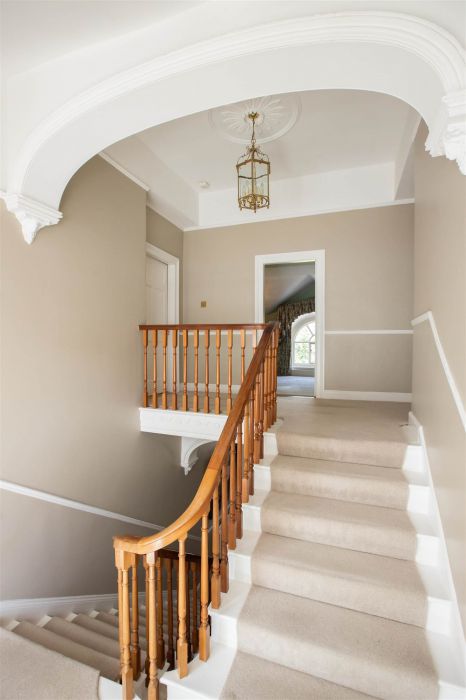 Ballyaughlis Lodge, 238 Ballylesson Road