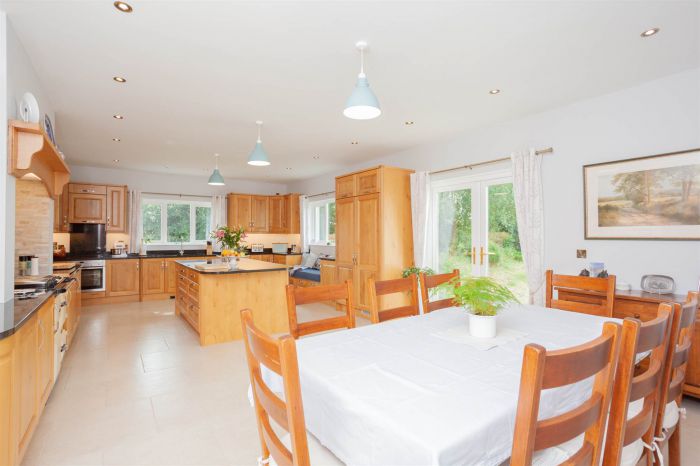 Country House With Equestrian Facilities And Lands 