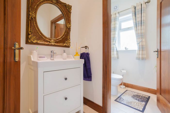 Country House With Equestrian Facilities And Lands 