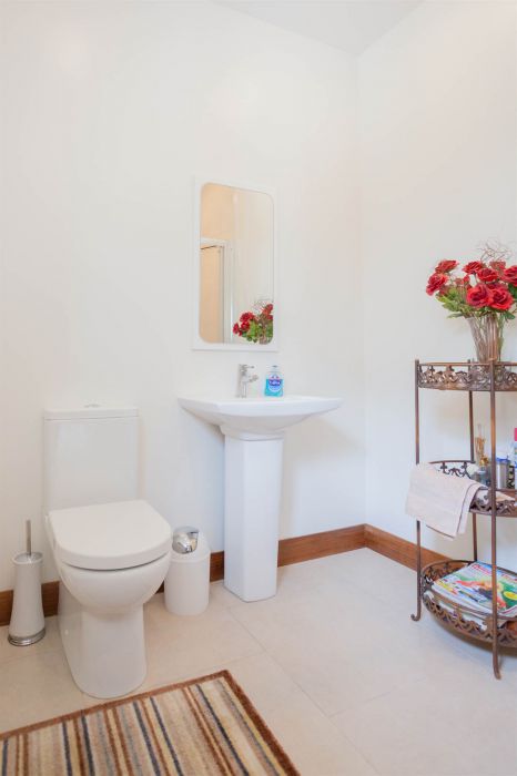 Country House With Equestrian Facilities And Lands 