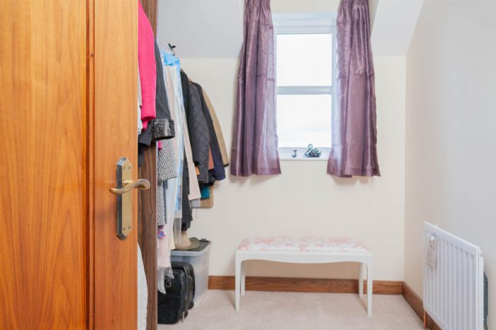 Country House With Equestrian Facilities And Lands 