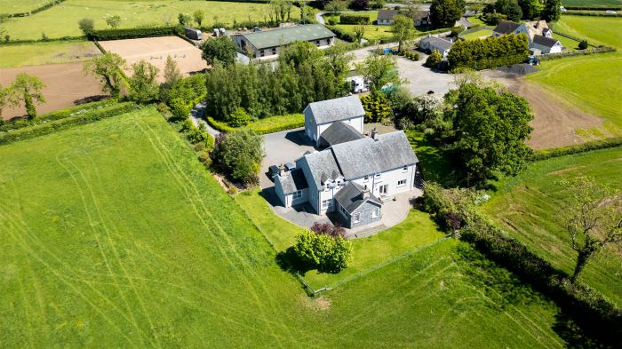 Country House With Equestrian Facilities And Lands "old Oaks" , 14B Moira Road