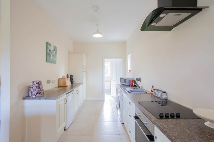 Country House With Equestrian Facilities And Lands 