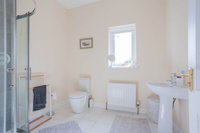 Country House With Equestrian Facilities And Lands 