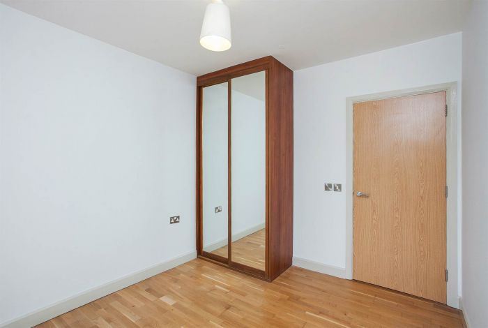 Apt 16 The Hull Building