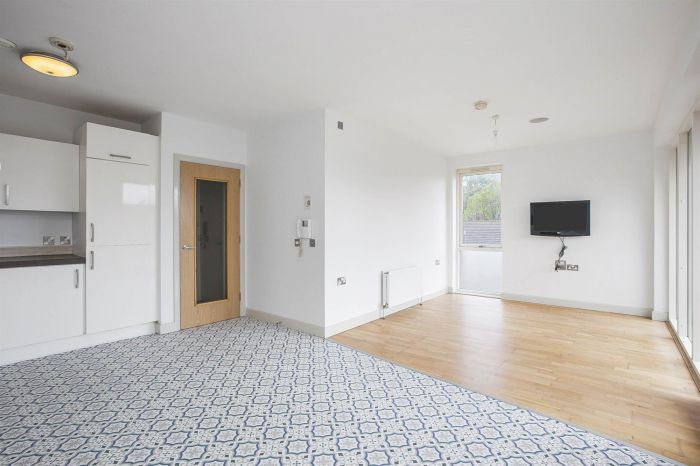 Apt 16 The Hull Building