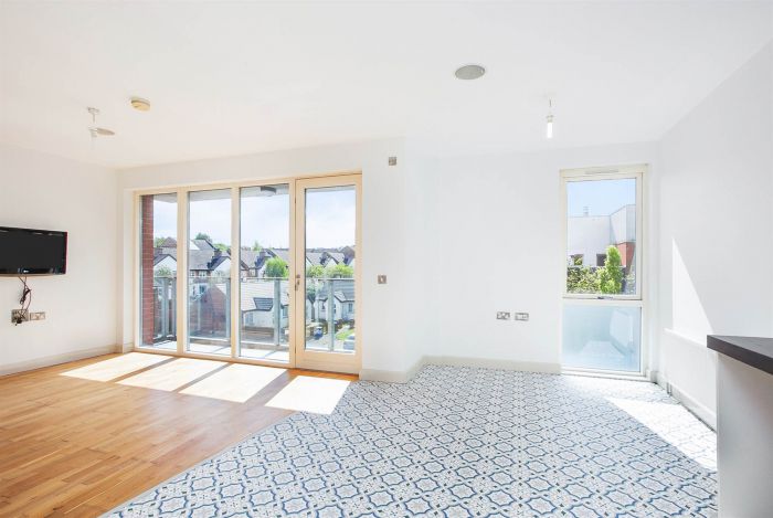 Apt 16 The Hull Building