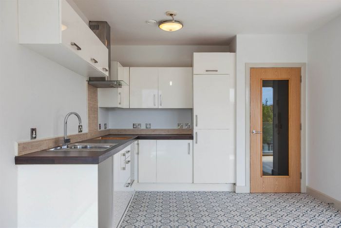 Apt 16 The Hull Building