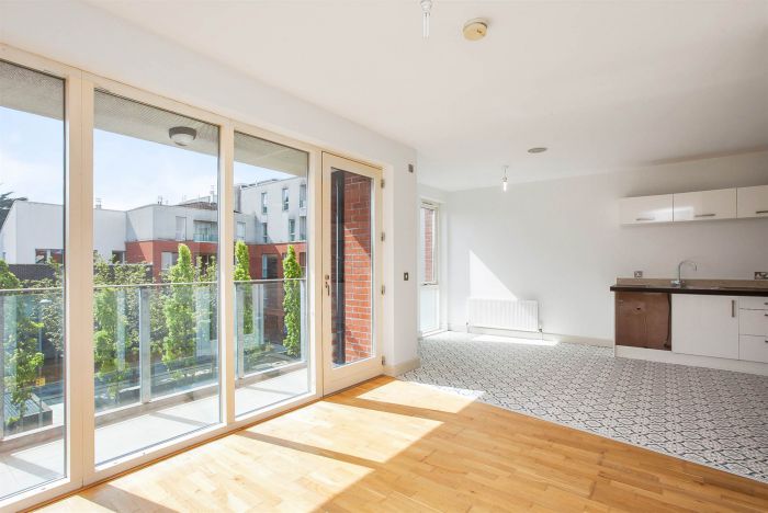 Apt 16 The Hull Building