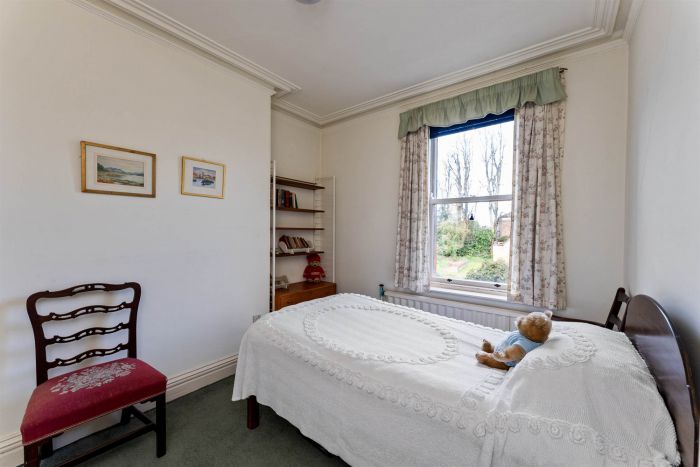 Clonaslee, 2 Lurgan Road