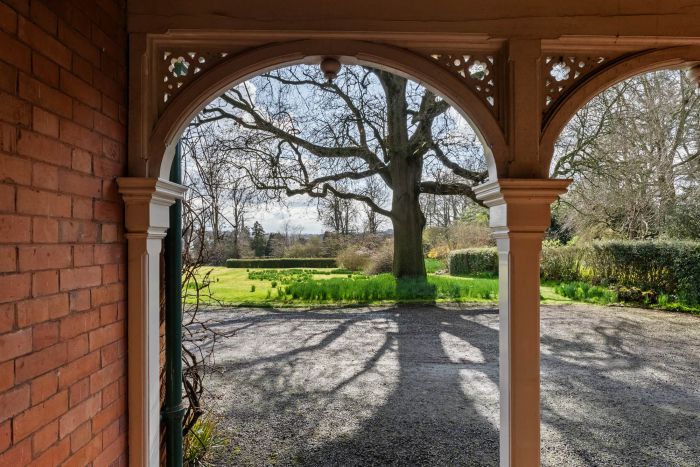 Clonaslee, 2 Lurgan Road