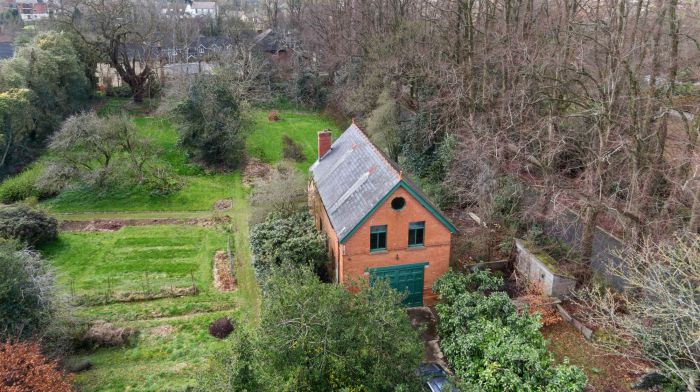 Clonaslee, 2 Lurgan Road