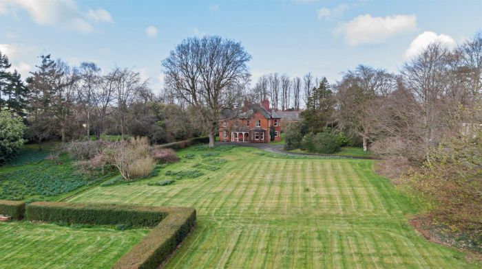 Clonaslee, 2 Lurgan Road