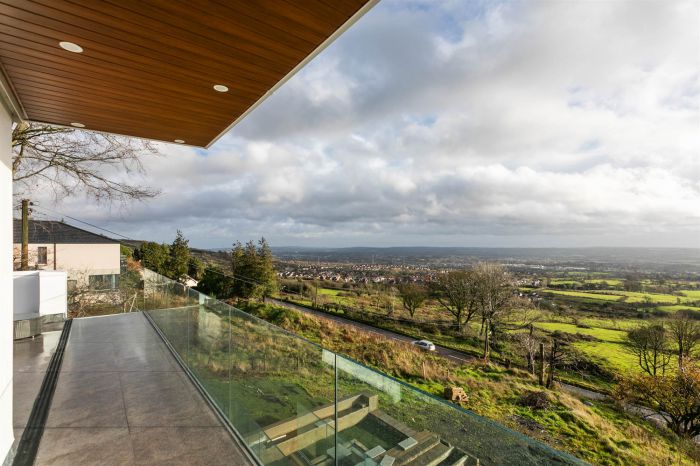 12 Mullaghglass Road