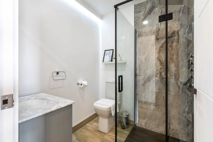 12 Mullaghglass Road