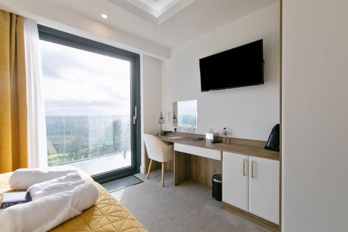 12 Mullaghglass Road