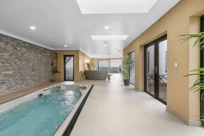 12 Mullaghglass Road