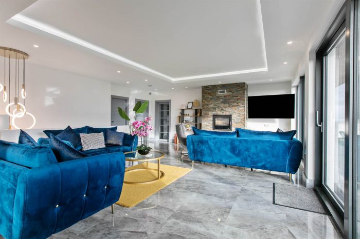 12 Mullaghglass Road