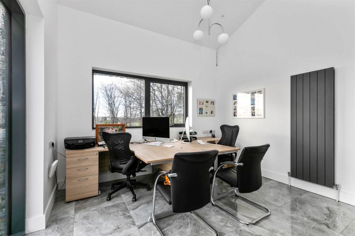 12 Mullaghglass Road