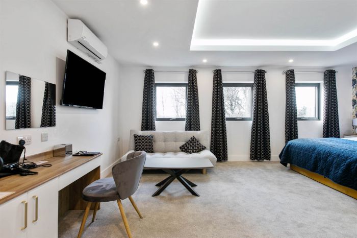 12 Mullaghglass Road