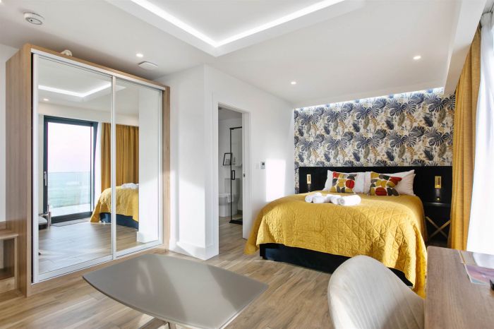 12 Mullaghglass Road