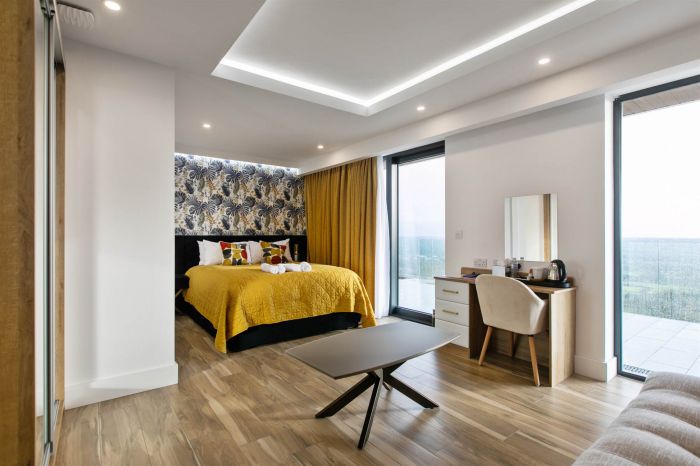 12 Mullaghglass Road