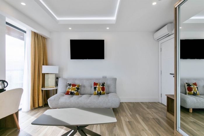 12 Mullaghglass Road