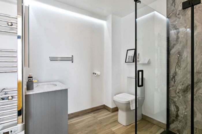 12 Mullaghglass Road