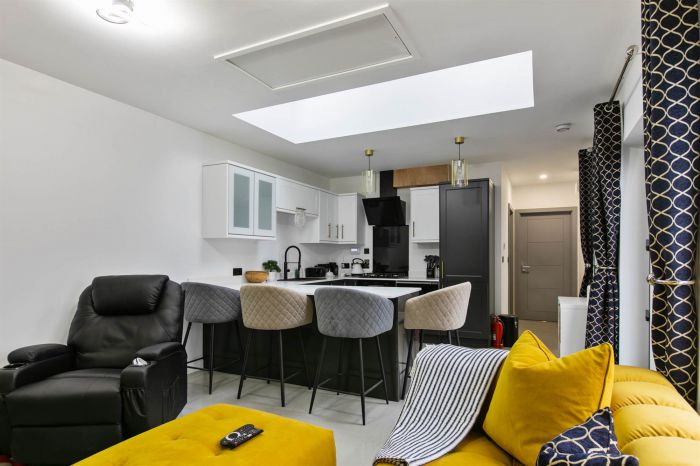 12 Mullaghglass Road