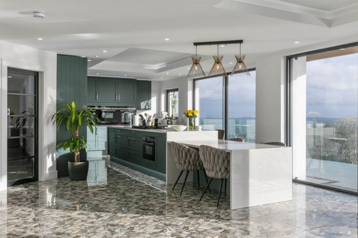 12 Mullaghglass Road