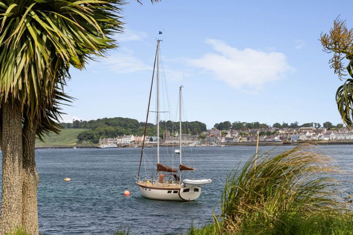Coastguard Apartments, 1 Ferry Quarter