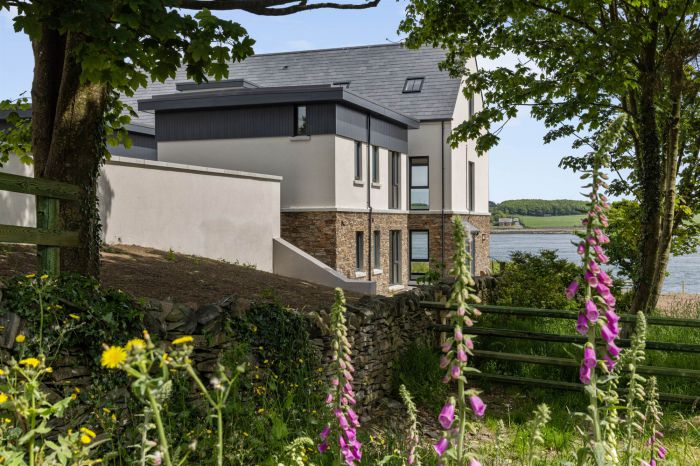 Coastguard Apartments, 2 Ferry Quarter